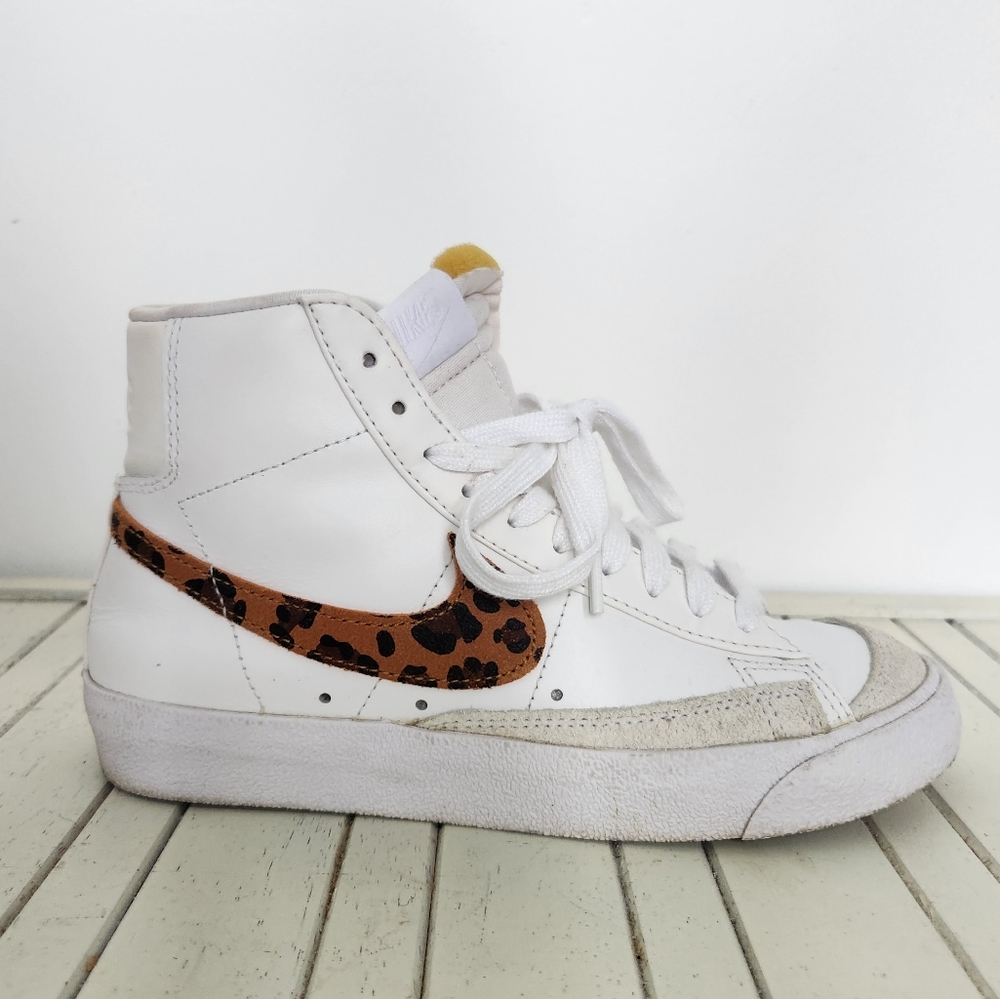 NIKE women's blazer high top size 5.5
